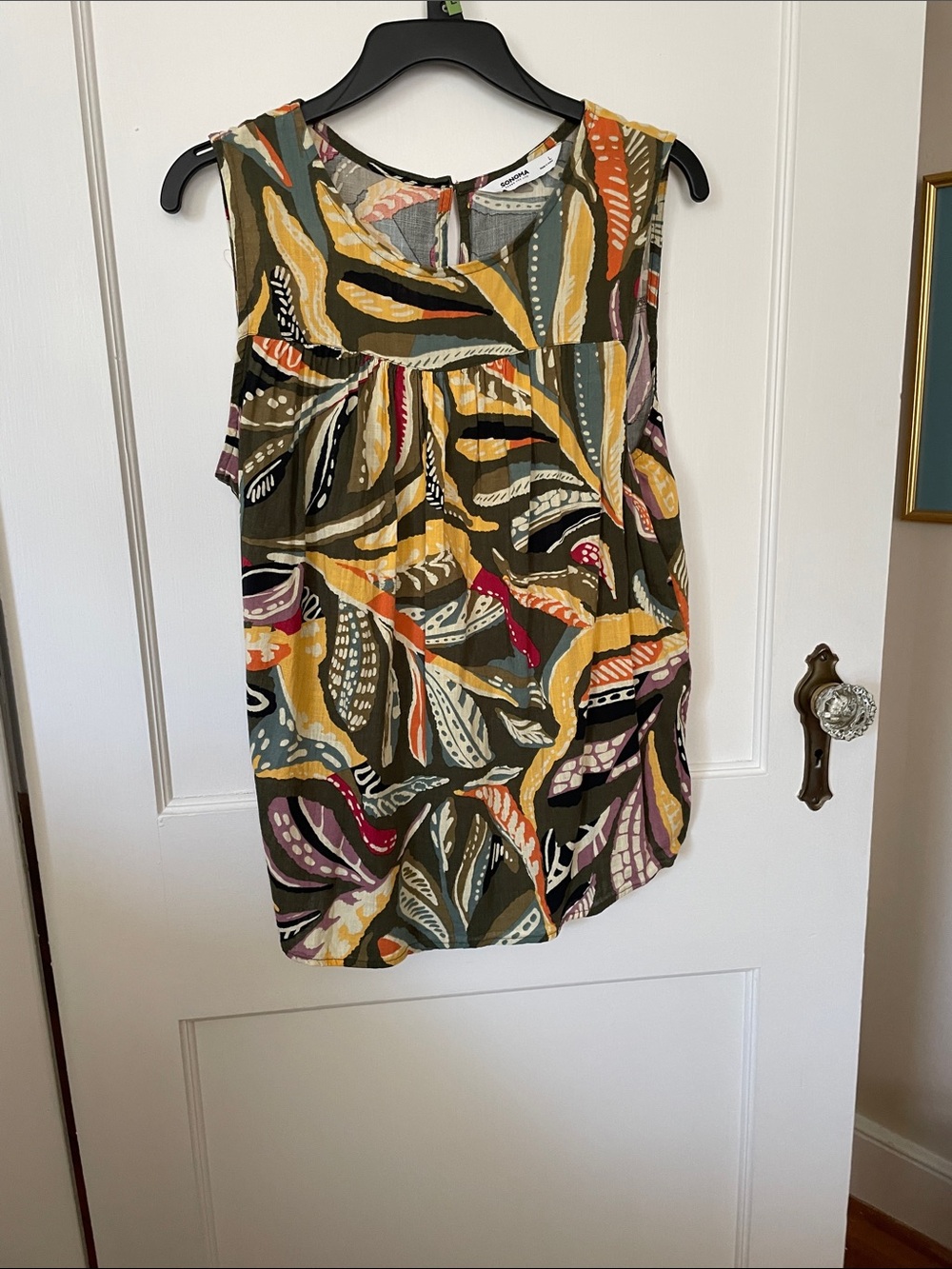 Sonoma Olive Multi-Color Leaf Print Sleeveless Camisole